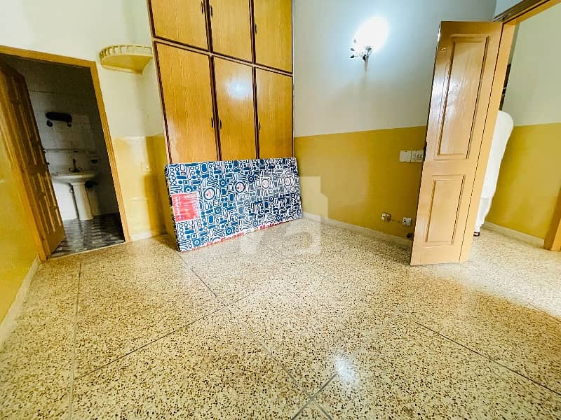 Upper Portion Available For Rent On G-6 Upper Portion Available For Rent On G-6