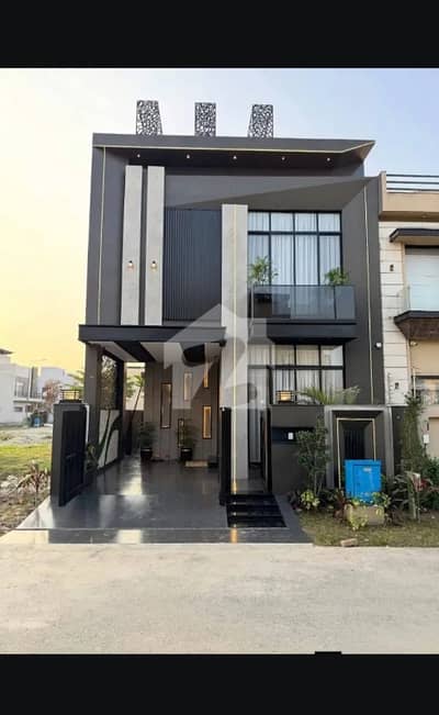 5 marla prime location house for rent