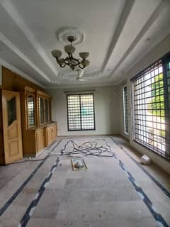 (50*90) 1 kanal Beautiful upper Portion Available For Rent in G 11 Islamabad