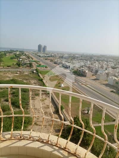 کریک وسٹا ڈی ایچ اے فیز 8,ڈی ایچ اے ڈیفینس,کراچی میں 4 کمروں کا 17 مرلہ فلیٹ 3.65 لاکھ میں کرایہ پر دستیاب ہے۔