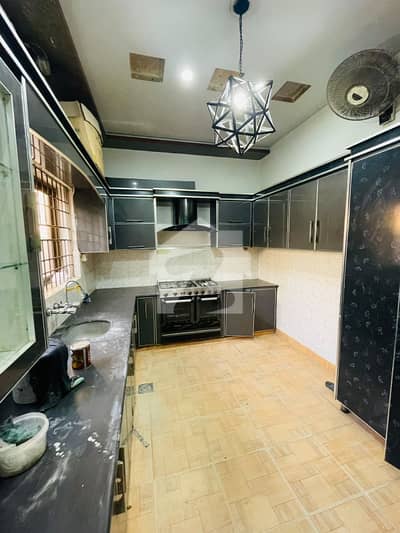 11 Marla owner build house in izmir town block N house for sale