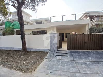 1 Kanal Owner Built Invester Price Bungalow Peaceful Location Single Owner 1 Kanal Owner Built Invester Price Bungalow Peaceful Location Single Owner