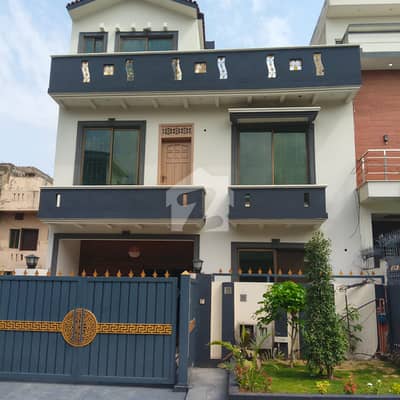جی ۔ 13/1 جی ۔ 13,اسلام آباد میں 5 کمروں کا 4 مرلہ مکان 3.6 کروڑ میں برائے فروخت۔