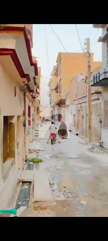 رِنگ روڈ پشاور میں 9 کمروں کا 6 مرلہ مکان 2.8 کروڑ میں برائے فروخت۔