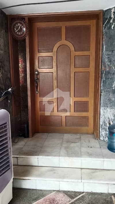 One Kanal Immeculate Condition 2 Unit Bunglow Near DHA Club
