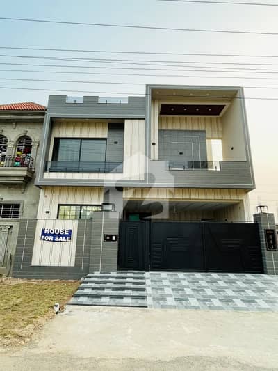 10 Marla barnd new house for sale good location