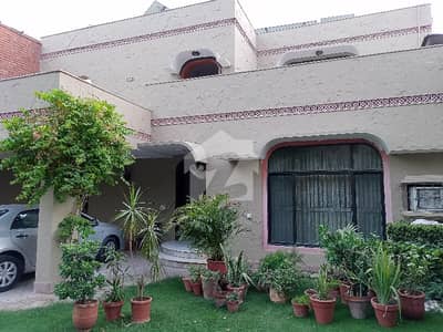 ماڈل ٹاؤن ۔ بلاک سی ماڈل ٹاؤن,لاہور میں 3 کمروں کا 1 کنال بالائی پورشن 1.5 لاکھ میں کرایہ پر دستیاب ہے۔ ماڈل ٹاؤن ۔ بلاک سی ماڈل ٹاؤن,لاہور میں 3 کمروں کا 1 کنال بالائی پورشن 1.5 لاکھ میں کرایہ پر دستیاب ہے۔