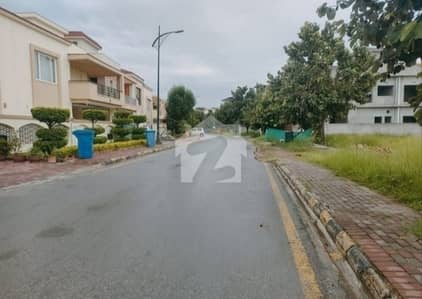 Bahria Enclave Sector A 10 Marla Front Open Develop Plot For Sale Close to School & Park
