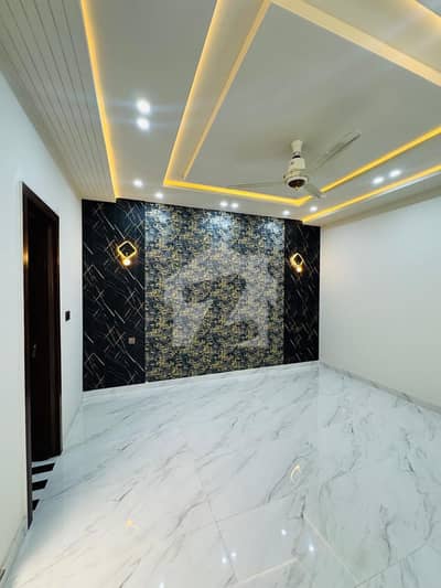 7 Marla Brand New House For Sale In Model City