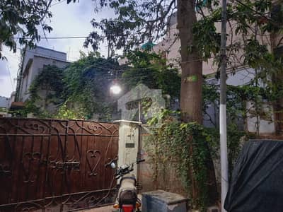 240 Sq. Yards Ground + One House for Sale in Yaseenabad, Block 9, FB Area