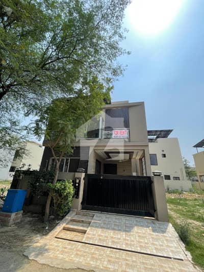 Beautiful & Spacious 5 Marla House for Rent in DHA 9 Town