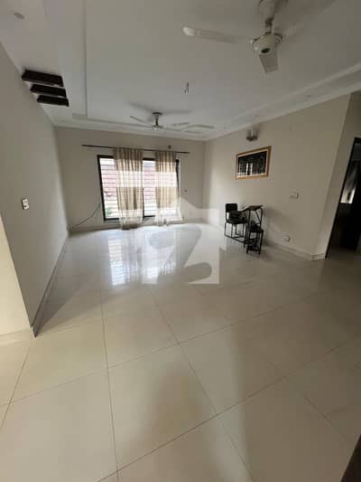 ONE KANAL HAF FLOOR AVAILABLE FOR RENT FOR IT OFFICE SALOON CALL CENTER ON MAIN 100 FEET ROAD