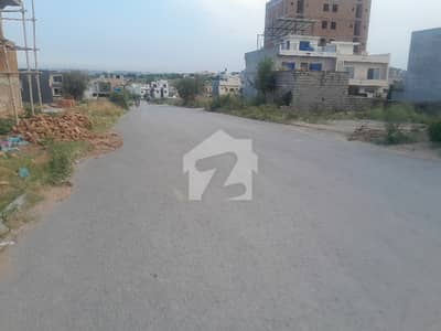 prime location level plot on main 60 feet road