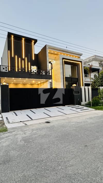 1 KANAL MODERN HOUSE FOR SALE IN TARIQ GARDEN