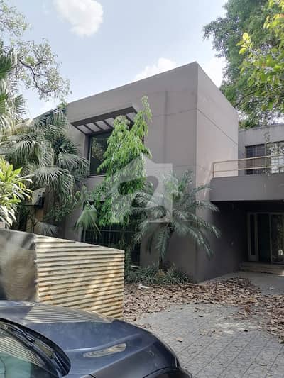 Gulberg Prime Location Townhouse For Silent Office/ Saloon Is Available On Rent. Gulberg Prime Location Townhouse For Silent Office/ Saloon Is Available On Rent.