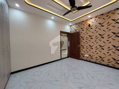 Beautiful 10 Marla House for Rent | Prime Location | Spacious | well maintain like Brand new | Family Home | Near park , Mosque & Market Beautiful 10 Marla House for Rent | Prime Location | Spacious | well maintain like Brand new | Family Home | Near park , Mosque & Market