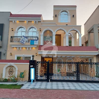 بحریہ ٹاؤن نرگس بلاک بحریہ ٹاؤن سیکٹر سی,بحریہ ٹاؤن,لاہور میں 5 کمروں کا 10 مرلہ مکان 3.6 کروڑ میں برائے فروخت۔