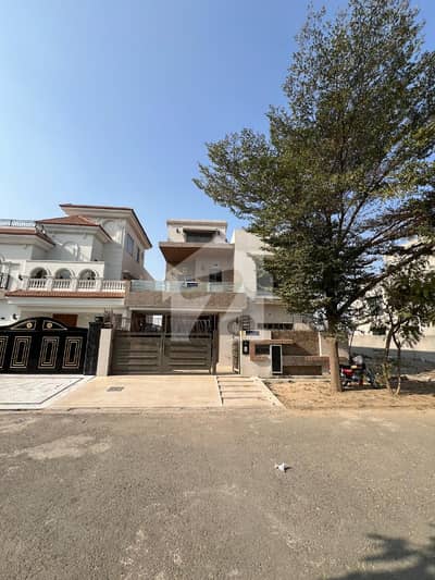NEW LAHORE CITY PHASE 1 OVERSEAS BLOCK 10 MARLA HOUSE AVAILABLE FOR SALE SUI GAS APPROVED ARIA AND WAPDA 3 PHASE TO METRE INSTALL GOOD OPPORTUNITY