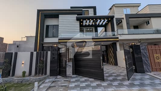 سٹی ہاؤسنگ سوسائٹی سیالکوٹ میں 5 کمروں کا 10 مرلہ مکان 3.35 کروڑ میں برائے فروخت۔ سٹی ہاؤسنگ سوسائٹی سیالکوٹ میں 5 کمروں کا 10 مرلہ مکان 3.35 کروڑ میں برائے فروخت۔
