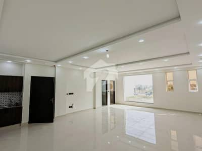4 MARLA SEMI FURNISHED 1ST FLOOR HALL FOR SALE