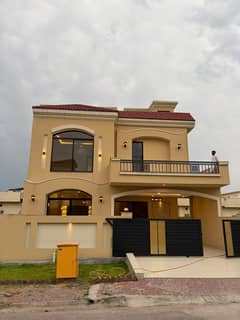 House Of 10 Marla In Bahria Enclave For Sale