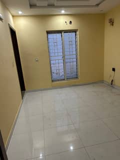5 MARLA BRAND NEW SECOND FLOOR AVAILABLE FOR RENT