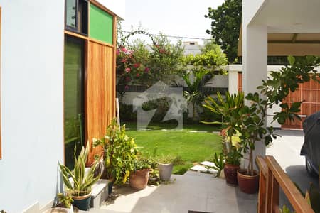 DHA PHASE 5, 1000 Sq. Yards 2 Unit Bungalow for Sale.