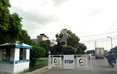 لیک سٹی میڈوز فیز 1 لیک سٹی میڈوز,لاہور میں 4 مرلہ کمرشل پلاٹ 1.85 کروڑ میں برائے فروخت۔
