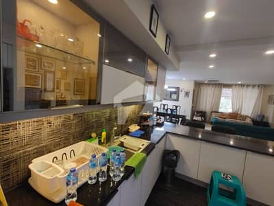 Apartment Semi Furnished 3Beds Attached Bath Pool Gym Meeting Room Luxury Space For Leaving