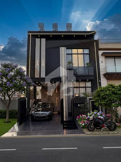 A Beautifully Crafted 5 Marla Modern House is Available for Sale in DHA Phase 9 Town