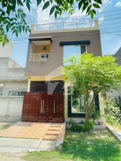 3 Marla full house for sale good location 40ft rod facing Park