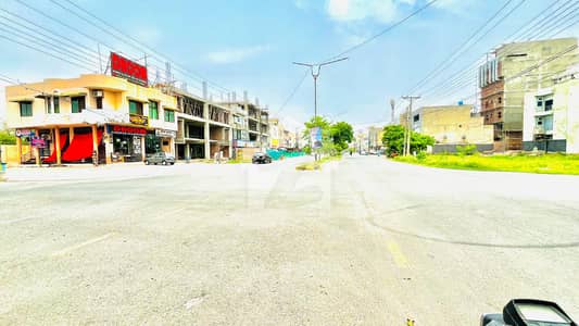 10 MARLA PLOT MAIN 60 FEET ROAD PLOT FOR SALE IN VALENCIA TOWN LAHORE