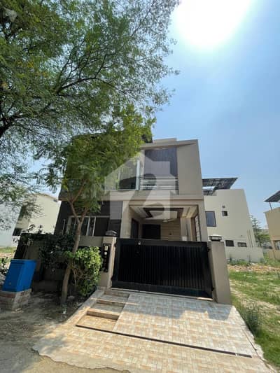 Beautiful & Spacious 5 Marla House for Rent in DHA 9 Town