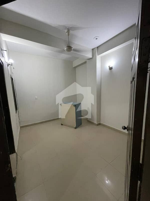 Spacious 2 Bed Appartment Available For Rent In E11 Spacious 2 Bed Appartment Available For Rent In E11