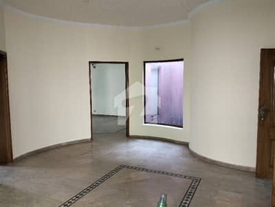 10 Marla Upper Portion (With Lower Renter)