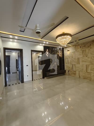 10 Marla Lower Portion Available For Rent