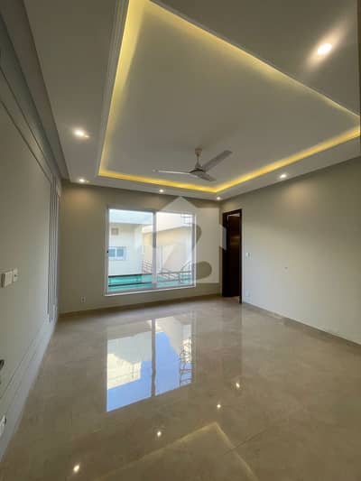 10 Marla Beautiful Brand New House Available For Sale 2 Unit House With Separate Entrance!