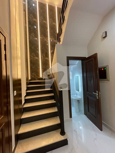 10 Marla Brand New Owner Built House Available For Sale
