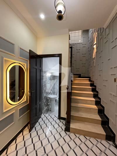 10 Marla Beautiful Design House Available For Sale!! just 1 Mnt Drive From the Main Gate!! 10 Marla Beautiful Design House Available For Sale!! just 1 Mnt Drive From the Main Gate!!