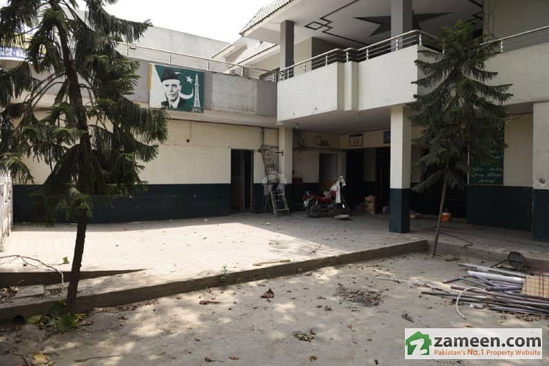 5 Kanal Building For Rent on Canal Road Harbanspura