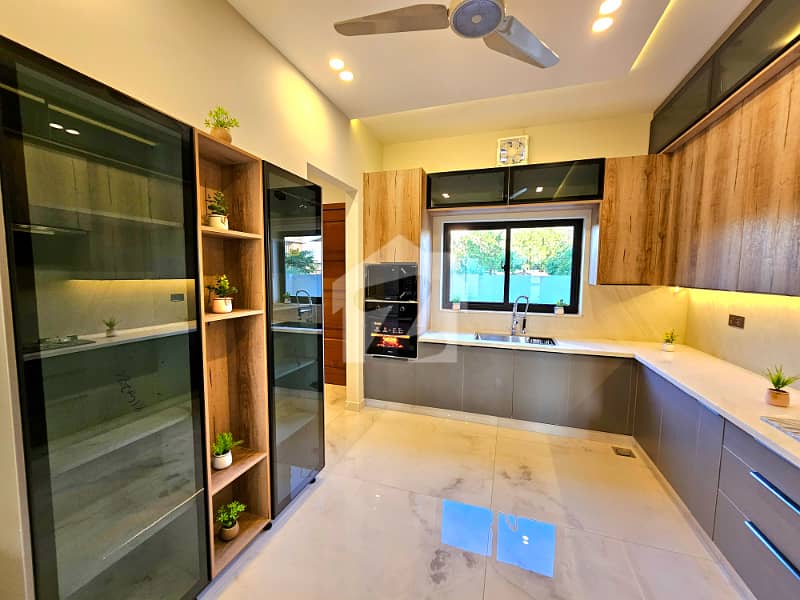5-Room 120 Sq. Yd. House in Wadhu Wah Road — view 3