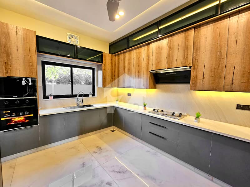 5-Room 120 Sq. Yd. House in Wadhu Wah Road — view 4