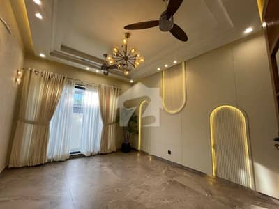10 Marla Beautiful House Available For Sale Just 1 Mnt Drive From The Main Gate!!