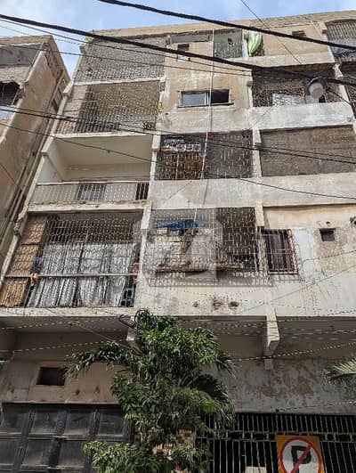 2nd Floor Lease Flat 2 Bed Lounge Kitchen 2 Terrace West Open