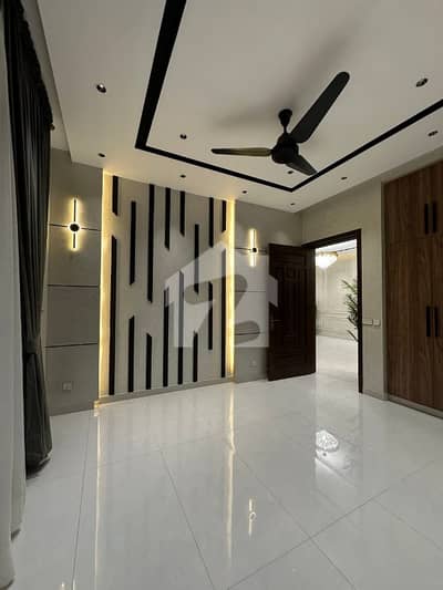 10 Marla Beautiful Design House Available For Sale Just Mint Drive From The Main Gate