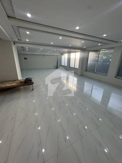 E11/2 Markaz 1400 Sqft Hall Available For Rent