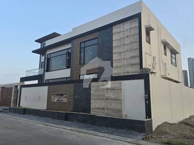 BRAND NEW 500 Yds BUNGLOW ON BEACH STREET FOR SALE