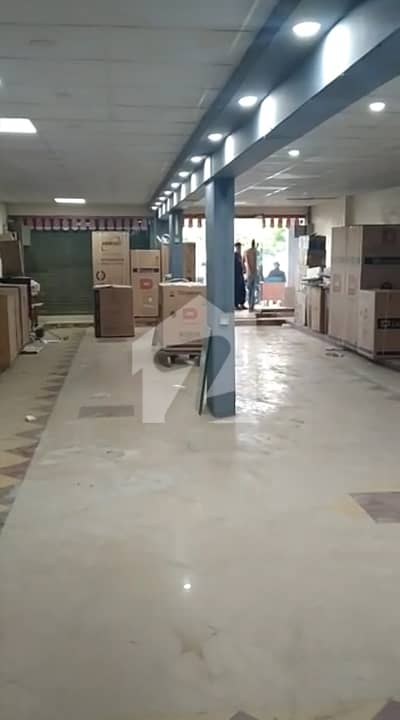 Shop 900 Sq Ft Main University Road Just Opposite Baitul Mukaram Masjid Gulshan-E-Iqbal For Rent