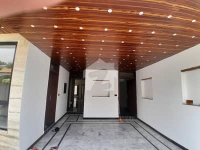 G 10-Triple Storey House 11 Bade 11 Bath 3 Kithan 1 Servant