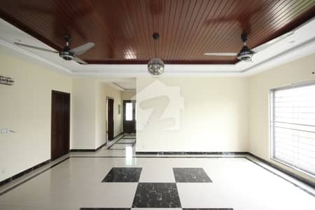 1 Kanal Upper Portion For Rent In Phase 4